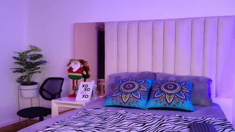 Mara online show from November 26, 7:59 pm