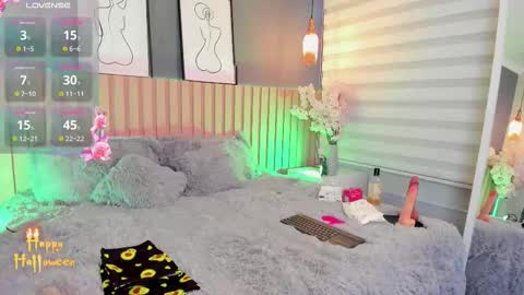 Snapshot of maraia_ford chatting on October 10, 8:41 pm Mara  online show from October 10, 8:41 pm