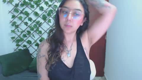Snapshot of marce_bunny chatting on October 1, 1:44 am Marcela  online show from October 1, 1:44 am