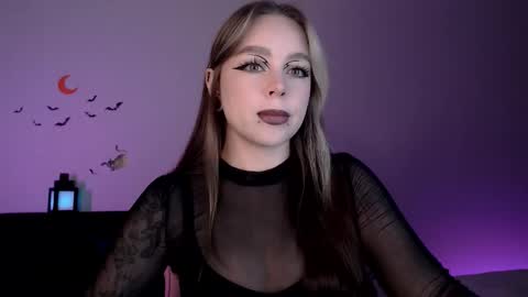 Snapshot of marceline_red chatting on November 9, 5:11 pm Lady Marceline online show from November 9, 5:11 pm