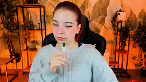 Snapshot of marcelinechi chatting on November 6, 6:14 am MarcelineChi online show from November 6, 6:14 am