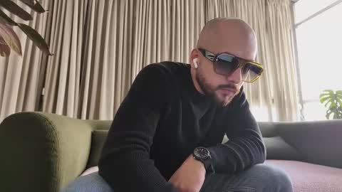 Snapshot of marco_parola chatting on December 18, 11:38 am marco_parola online show from December 18, 11:38 am