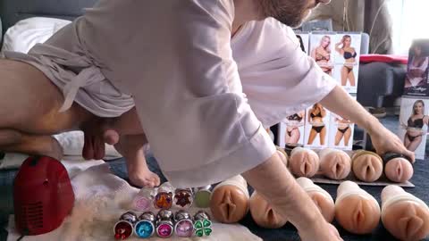 Snapshot of marcsx chatting on March 7, 8:55 pm Marc online show from March 7, 8:55 pm