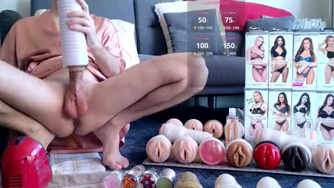 Snapshot of marcsx chatting on November 29, 1:36 pm Marc online show from November 29, 1:36 pm