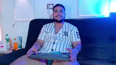marcus_aress online show from May 22, 7:52 pm