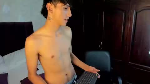 Snapshot of marcus_cartter chatting on March 4, 9:43 pm marcus_cartter online show from March 4, 9:43 pm