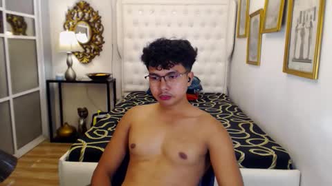 Snapshot of marcusmason1 chatting on December 15, 1:04 pm marcusmason1 online show from December 15, 1:04 pm