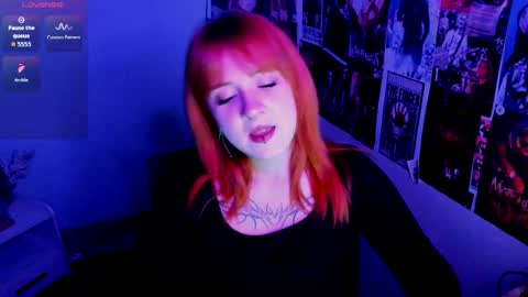 Snapshot of margaret_red chatting on September 18, 10:23 pm Margaret online show from September 18, 10:23 pm