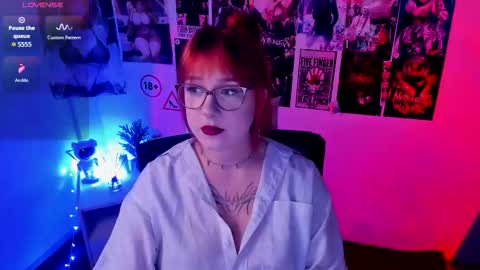Snapshot of margaret_red chatting on October 6, 6:49 pm Margaret online show from October 6, 6:49 pm