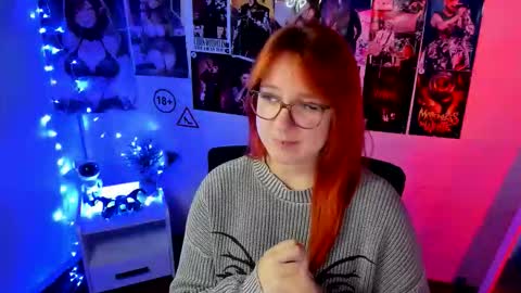 Snapshot of margaret_red chatting on November 7, 10:32 pm Margaret online show from November 7, 10:32 pm