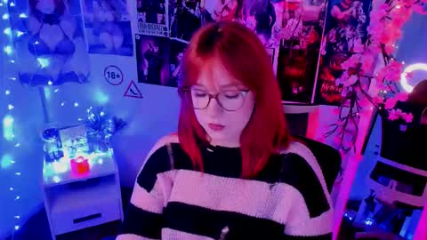 Snapshot of margaret_red chatting on November 12, 11:25 pm Margaret online show from November 12, 11:25 pm