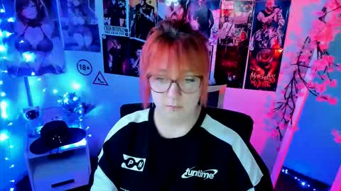 Snapshot of margaret_red chatting on November 24, 10:42 pm Margaret online show from November 24, 10:42 pm