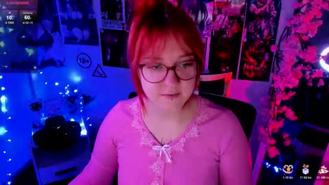 Snapshot of margaret_red chatting on November 26, 10:00 pm Margaret online show from November 26, 10:00 pm