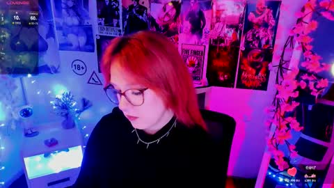 Snapshot of margaret_red chatting on December 2, 8:41 am Margaret online show from December 2, 8:41 am