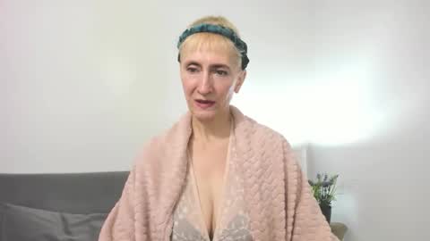 margaretmature online show from October 10, 12:48 pm