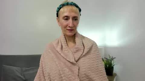 margaretmature online show from October 14, 3:46 pm