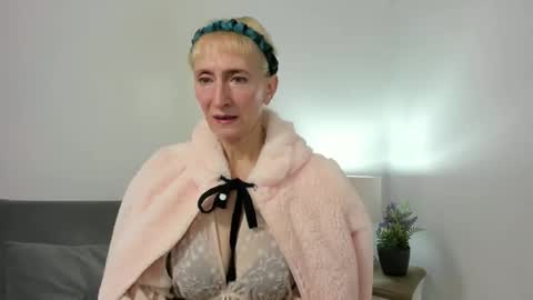 margaretmature online show from October 15, 3:23 pm