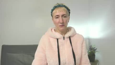 margaretmature online show from October 16, 3:13 pm