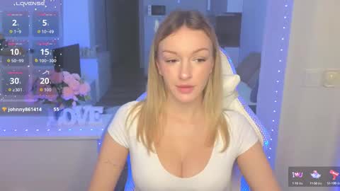 Snapshot of margaretsweet1 chatting on September 18, 12:12 am Margaret online show from September 18, 12:12 am