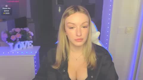 Snapshot of margaretsweet1 chatting on November 10, 1:26 am Margaret online show from November 10, 1:26 am