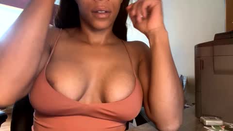 Snapshot of margaux_lumiere chatting on September 9, 10:09 pm margaux_lumiere online show from September 9, 10:09 pm