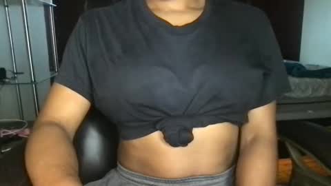 Snapshot of margaux_lumiere chatting on September 14, 1:32 pm margaux_lumiere online show from September 14, 1:32 pm