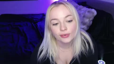 margot_robbie7 online show from March 24, 12:59 am