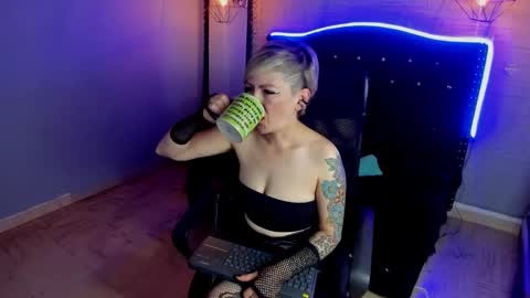 Maria fernanda online show from January 13, 6:38 am