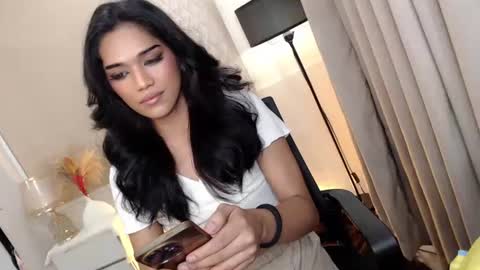 Snapshot of mariah_clara chatting on November 27, 12:02 am mariah_clara online show from November 27, 12:02 am