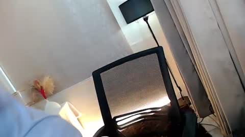 Snapshot of mariah_clara chatting on November 29, 5:43 am mariah_clara online show from November 29, 5:43 am