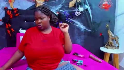  MARIAM online show from November 18, 11:47 am