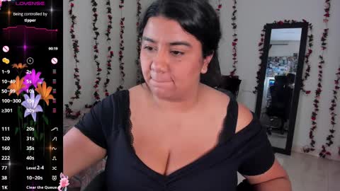 Snapshot of mariamcastillo chatting on March 3, 3:52 am Mariam Castiblanco online show from March 3, 3:52 am