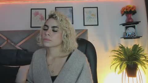 Marian online show from April 20, 7:04 pm