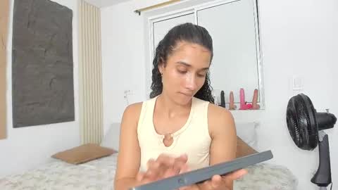 Snapshot of marian_rios chatting on October 16, 11:00 am Marian online show from October 16, 11:00 am