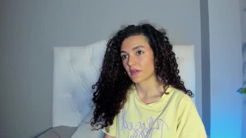 Snapshot of marian_skinny chatting on December 20, 8:23 pm Marian online show from December 20, 8:23 pm