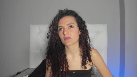 Snapshot of marian_skinny chatting on December 28, 12:15 am Marian online show from December 28, 12:15 am