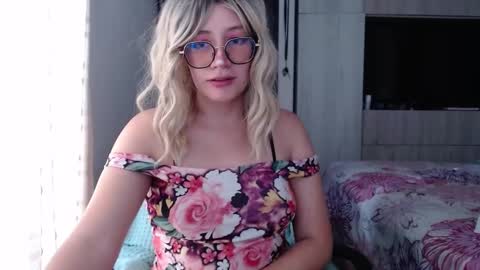 Mariana online show from September 26, 8:24 pm