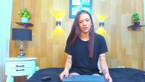 Snapshot of mariana_aangel chatting on December 6, 1:29 am Mariana Angel online show from December 6, 1:29 am