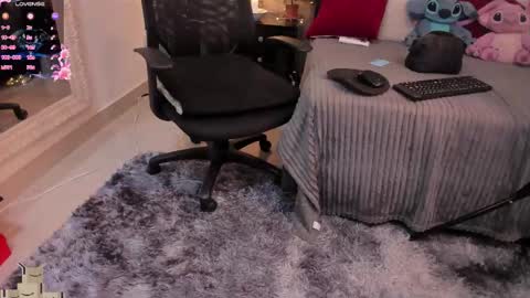 Mar y online show from November 25, 3:01 pm