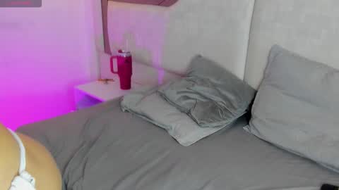 Snapshot of mariana_jhones_ chatting on October 15, 2:06 pm Mariana online show from October 15, 2:06 pm