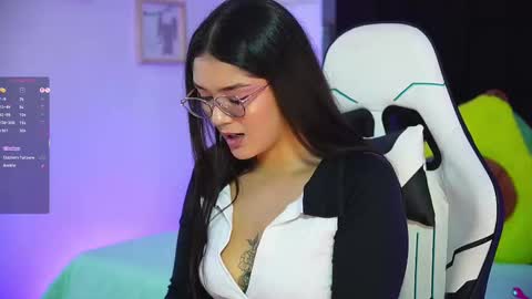 Mariana  online show from September 18, 7:05 pm