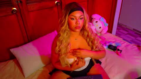 Snapshot of marianapradax chatting on November 23, 6:13 am Mariana Prada online show from November 23, 6:13 am