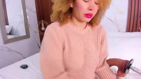 Snapshot of marianarey1_ chatting on December 1, 8:03 pm Mariana online show from December 1, 8:03 pm