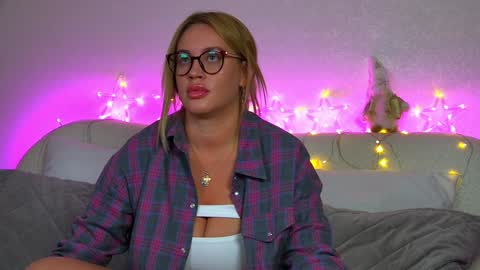 Maria online show from December 20, 7:39 pm