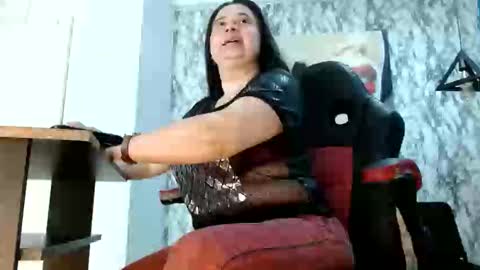 Snapshot of mariani_smith chatting on November 15, 1:40 pm Mariani online show from November 15, 1:40 pm