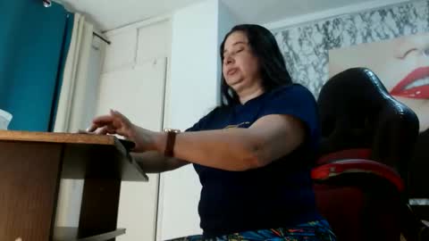 Snapshot of mariani_smith chatting on November 27, 11:56 am Mariani online show from November 27, 11:56 am