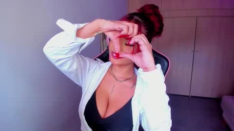 Snapshot of marianne__ chatting on November 10, 2:49 pm M A R I A N E online show from November 10, 2:49 pm