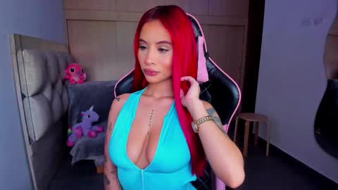 Snapshot of marianne__ chatting on November 21, 6:39 pm M A R I A N E online show from November 21, 6:39 pm