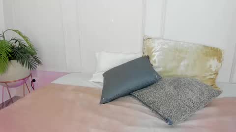 Maria Pettit online show from March 4, 12:11 pm