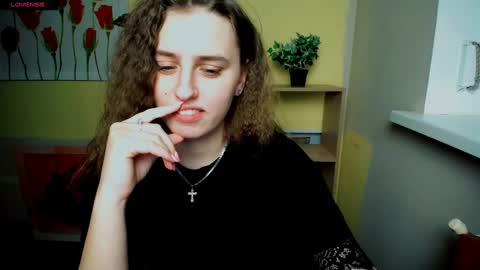 Snapshot of mariatess_ chatting on February 12, 5:48 pm Mariia online show from February 12, 5:48 pm